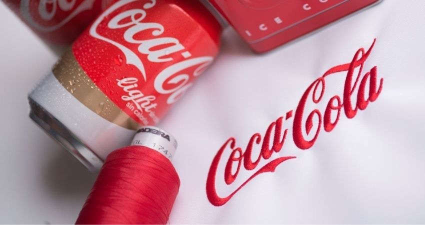 coca cola camiseta bordada